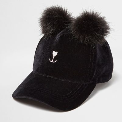 Black pom pom kitty cap